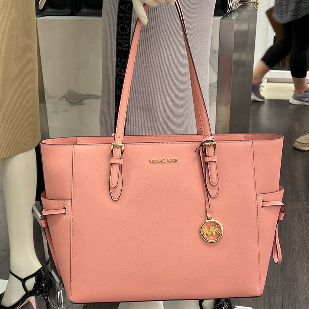 MICHAEL KORS 
Gilly Large Saffiano Leather Tote Shoulder Bag 
Primrose 
NWT